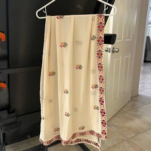 Green and red mandeela/hijab with Palestinian Tatreez